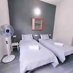 Carrillo 7 Apartment