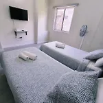 Carrillo 7 Apartment *